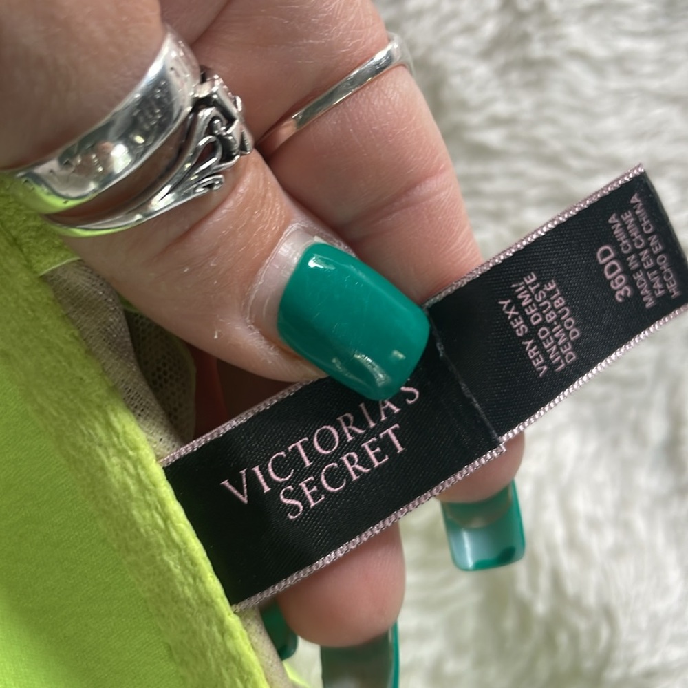 Victoria Secret neon yellow size 36dd bra. Zip up - Picture 6 of 7